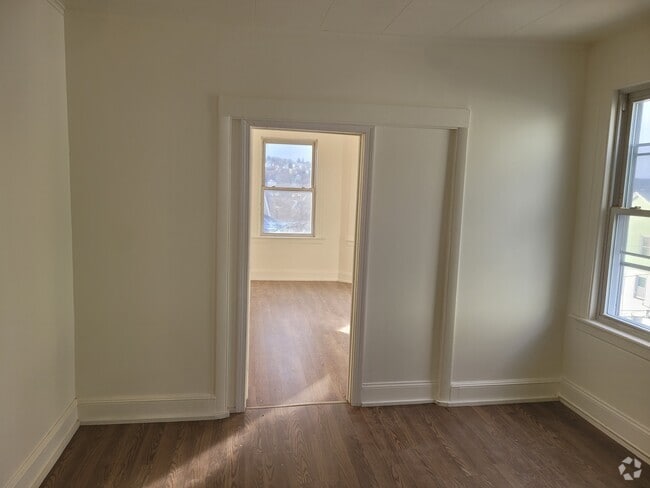 Building Photo - 83 Southview St Unit Third floor Rental