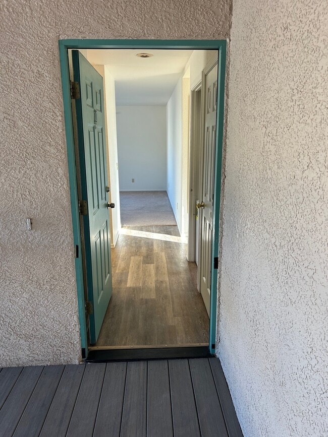 Photo - 400 Bent River Rd