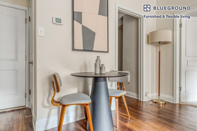 Photo - 200 E Chestnut St Unidad FL9-ID621