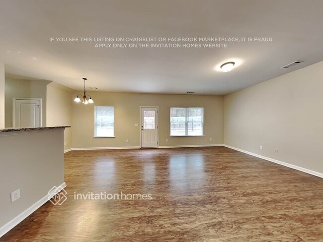 Photo - 490 Village Broad St