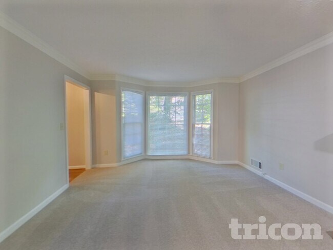 325 Ridge Ct