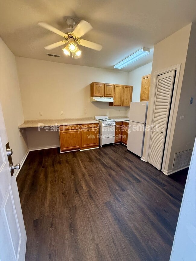 Photo - 1110 W Main St Unidad 1106 1108