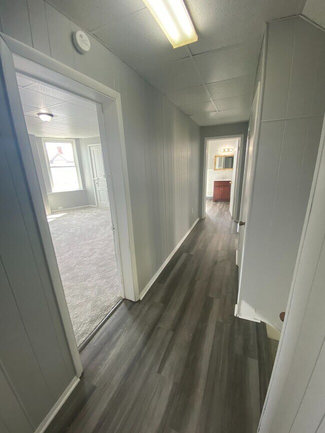 Photo - 2312 Eccles St Unidad Second Floor