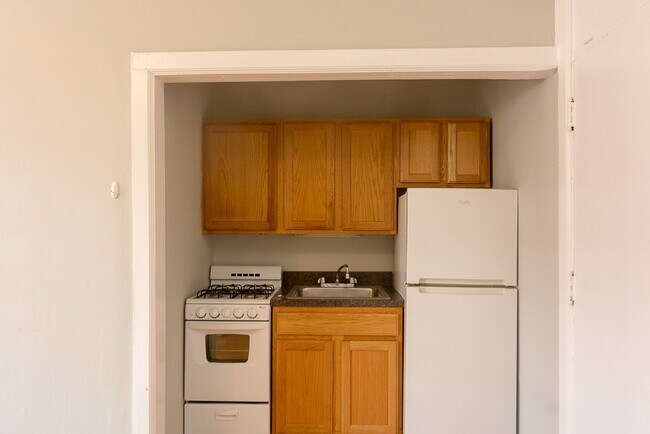 Photo - 3824 N Fremont Unit 213