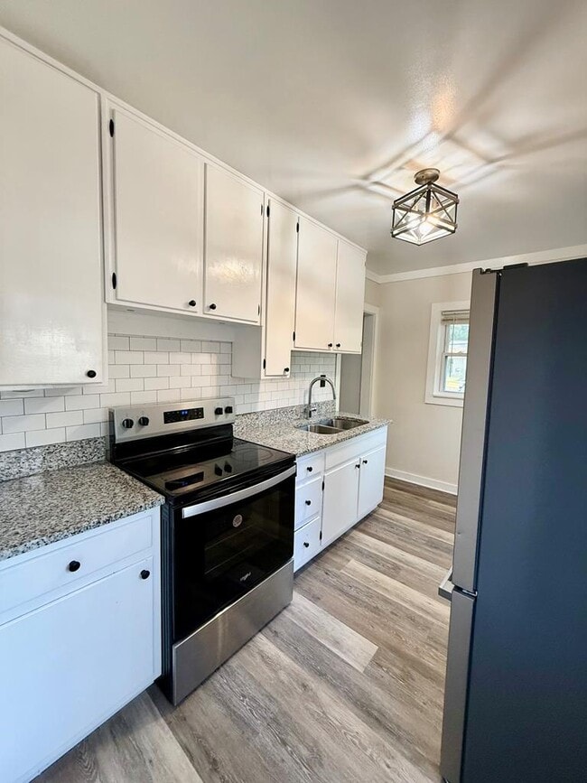 Photo - 222 Fontaine Dr