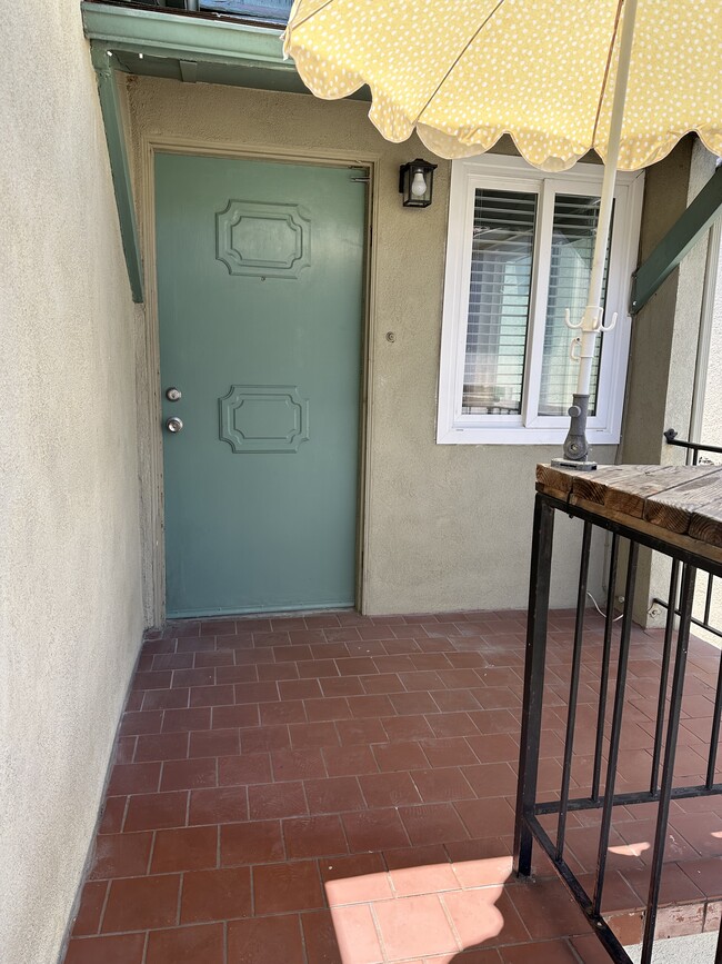 Building Photo - 1630 Ocean Ave Unit B