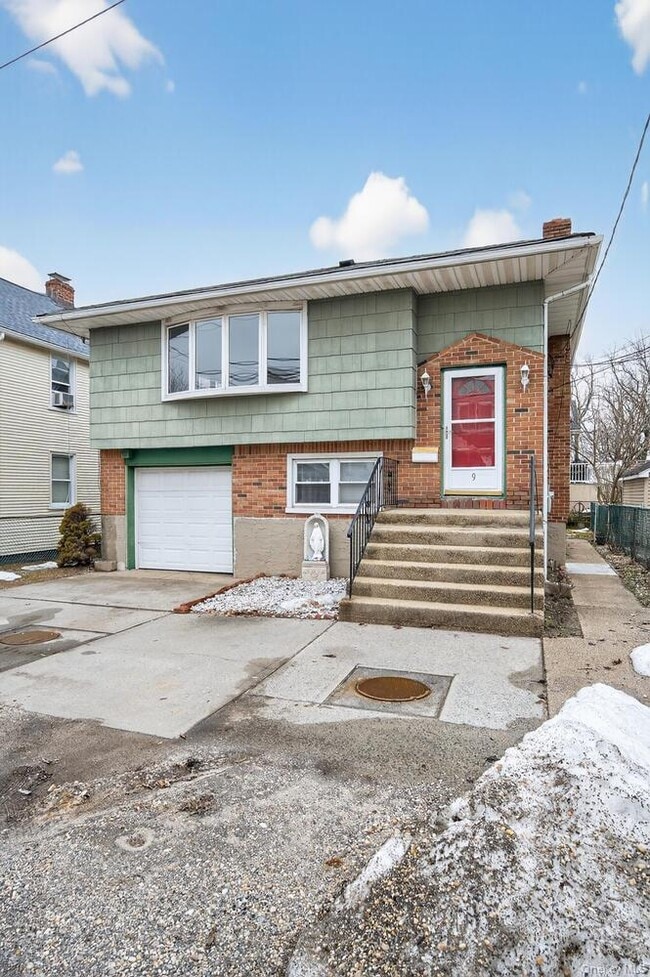 Photo - 9 Bay Beach Ave