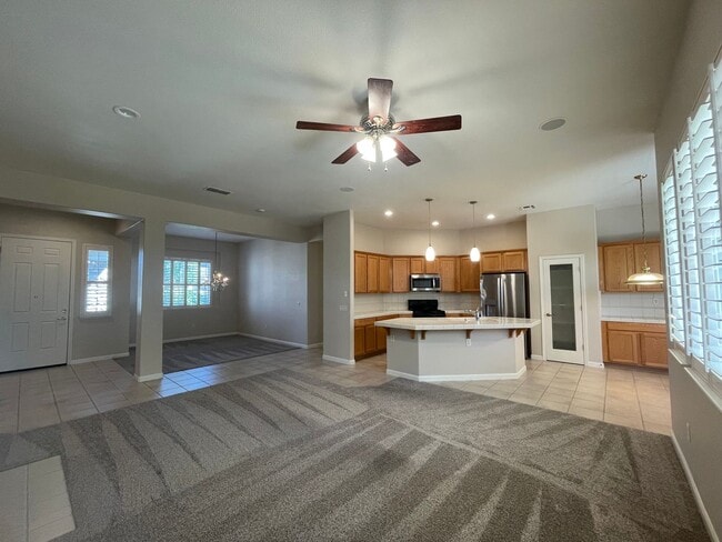 Building Photo - Senior Community for those 55+ Large 2 bedroom, 2 bath with bonus room! All modern amenities!