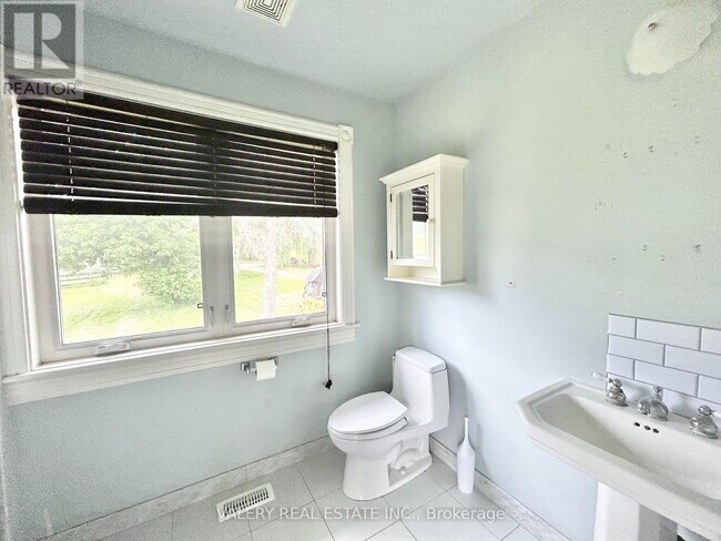 Photo - 1156 Concession Rd