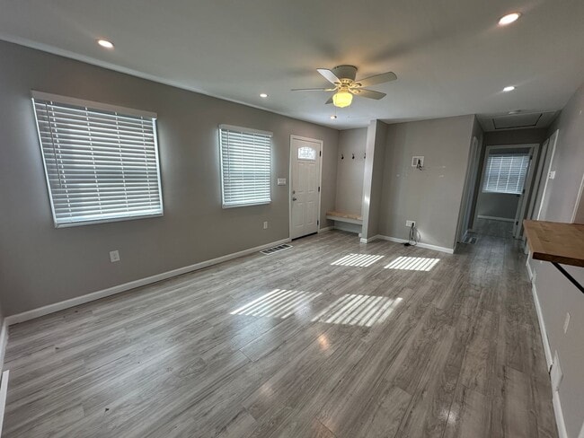 Photo - 181 Gibson St