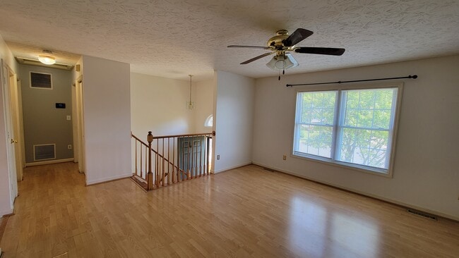 Photo - 131 Brookside Pl