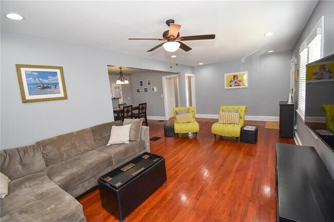 Photo - 184 Clifton St SE