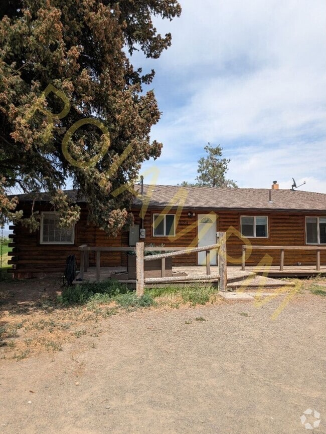 Building Photo - Charming 3-bed 2-bath Home at the Edge of ...