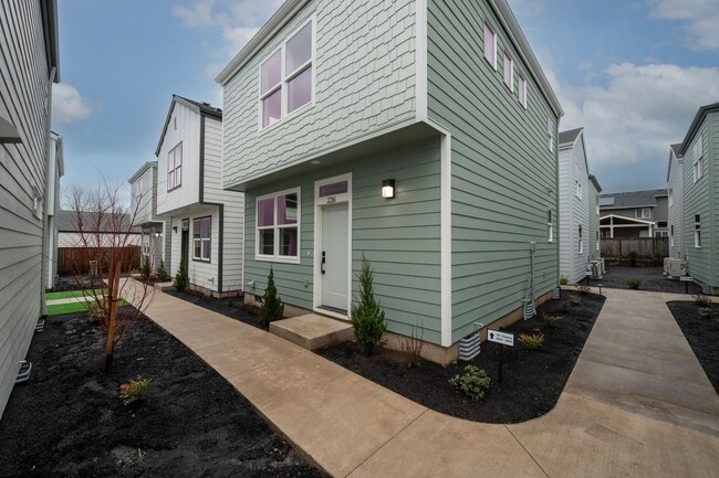 Building Photo - Improved Price ~- Newberg's Newest Communi... Rental