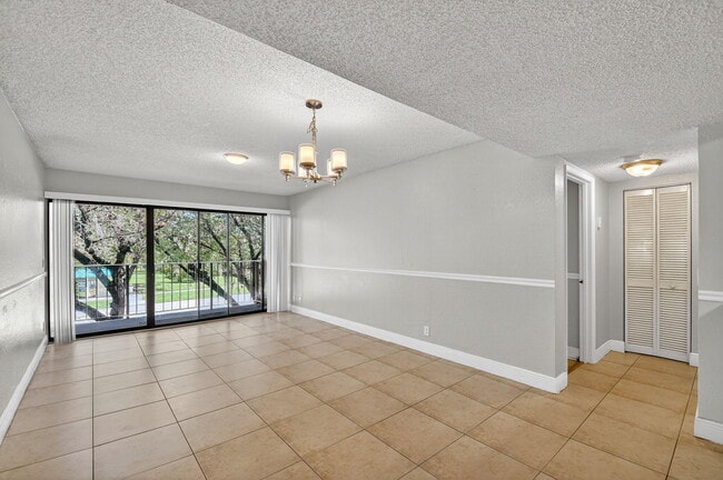 Photo - 1400 Windorah Way Unit G
