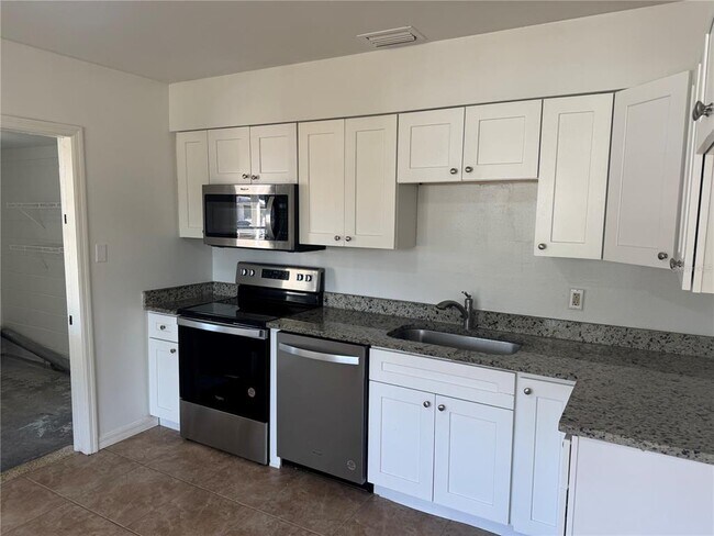 Photo - 10935 N 14th St