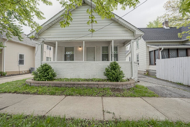 Building Photo - 746 Jackson St