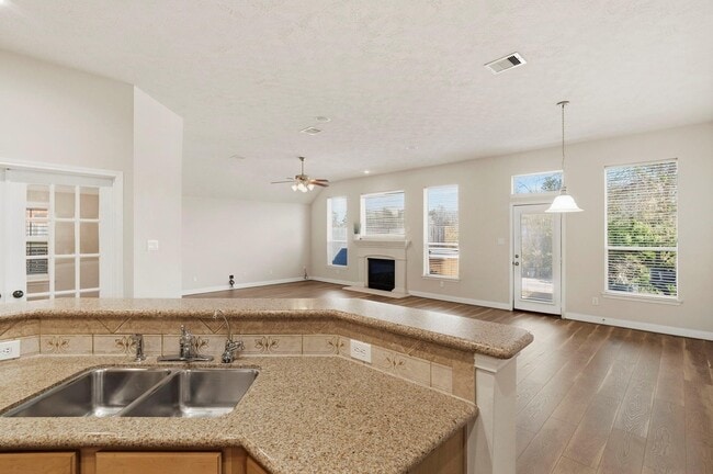 Photo - 6843 Loupe Ln