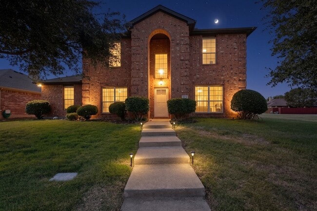 Building Photo - Spacious 4-Bedroom Home with Bonus Room and Large Backyard in Caruth Lake