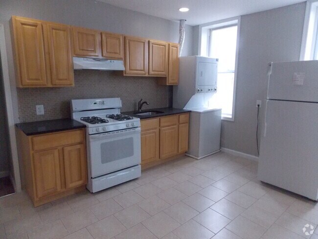Building Photo - 1001 W Fayette St Unit 2 Rental