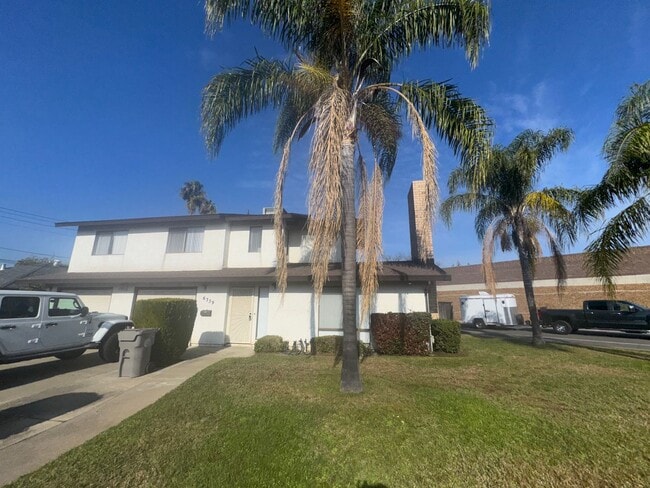 Building Photo - T St/2nd Ave Unit 2nd Ave