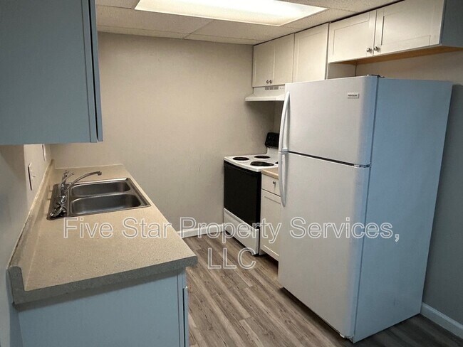 Photo - 201 W Allen St Unit 113