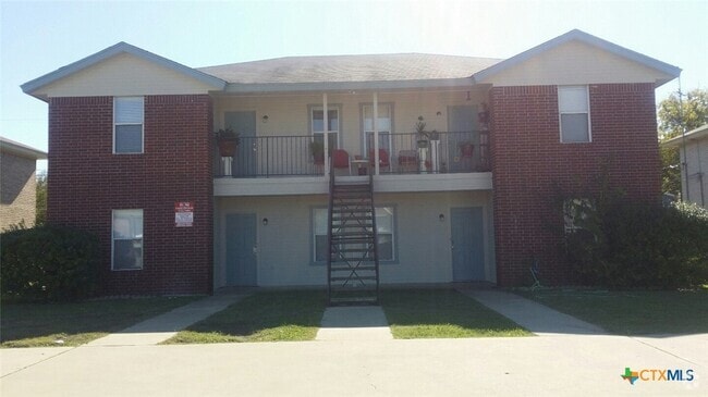 Building Photo - 1102 Circle M Dr Rental