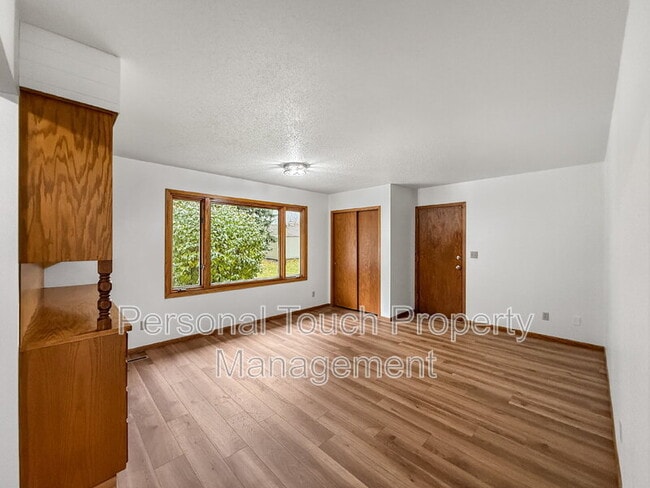 Photo - 3231 1st St N