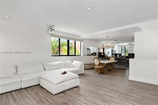 Photo - 1150 98th St