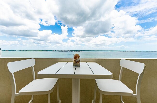 Photo - 1230 Gulf Blvd Unidad 1402