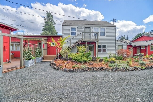 Photo - 719 Division St NW