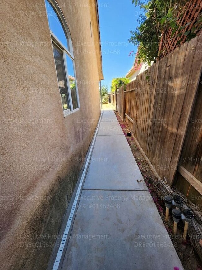 Photo - 4 bedroom 3 FULL bath/ 3 CAR Garage.. 2418...