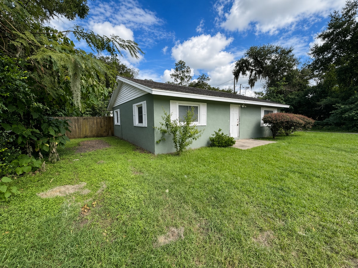 2 Bed 1 Bath freshly updated! - 2 Bed 1 Bath freshly updated!