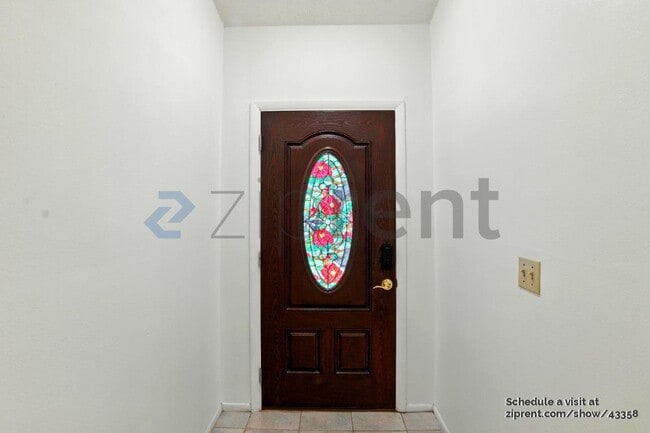 Photo - 6805 S Sheridan Rd