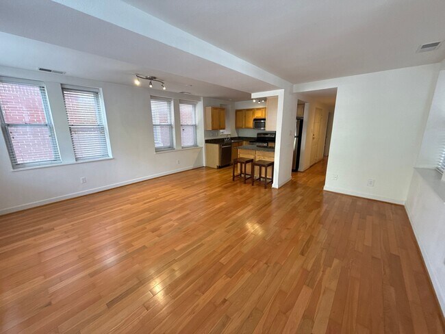 Photo - 5350 Pershing Ave