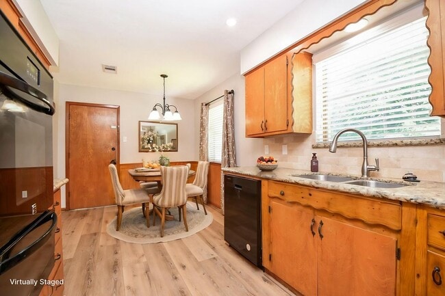 Photo - 2303 Willow Blvd