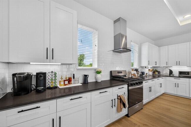 Building Photo - 4806 Gano St