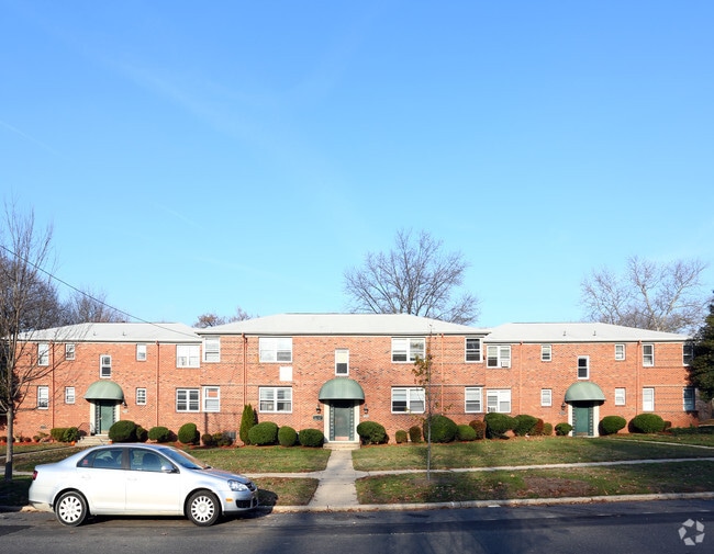 Photo - Cedar Lane Manor Apartments