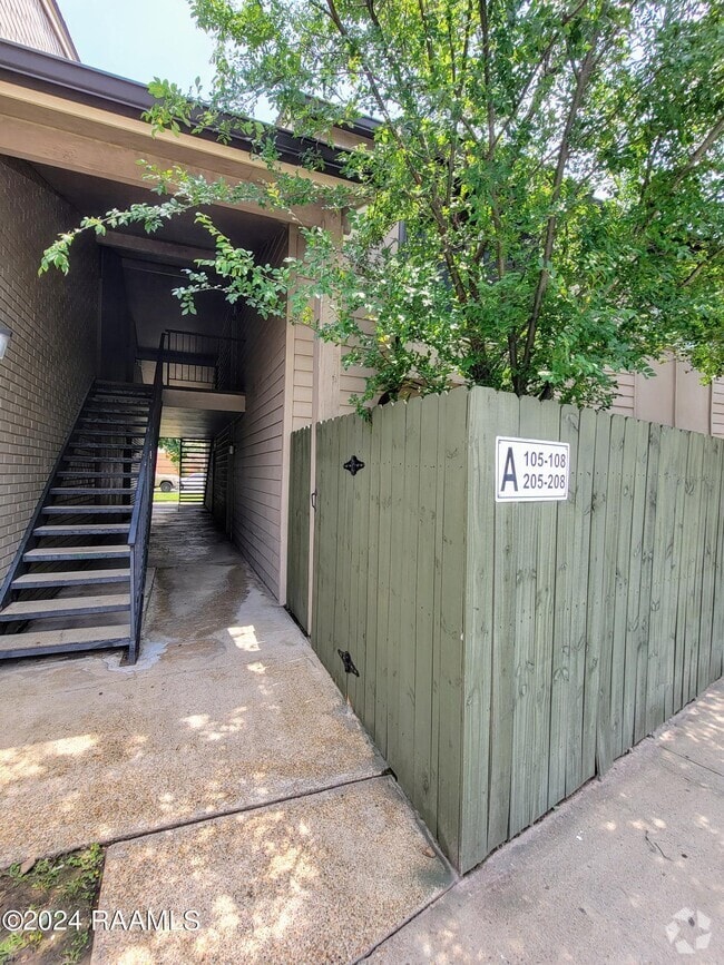Building Photo - 220 Doucet Rd Unit 108a Rental