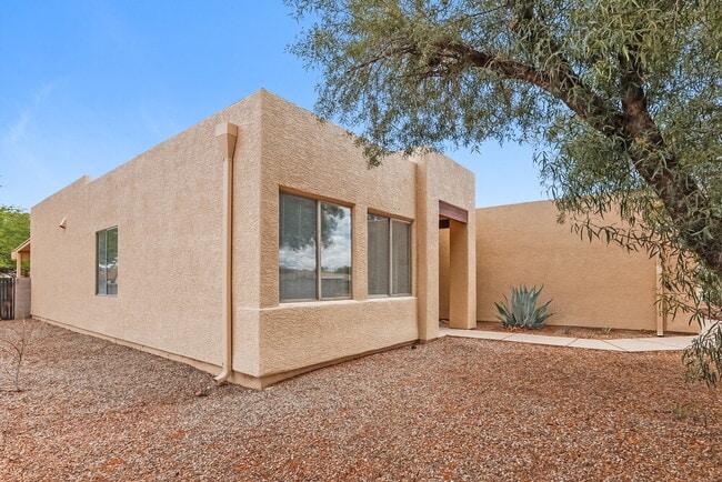 Photo - 1534 W Churchill Pl