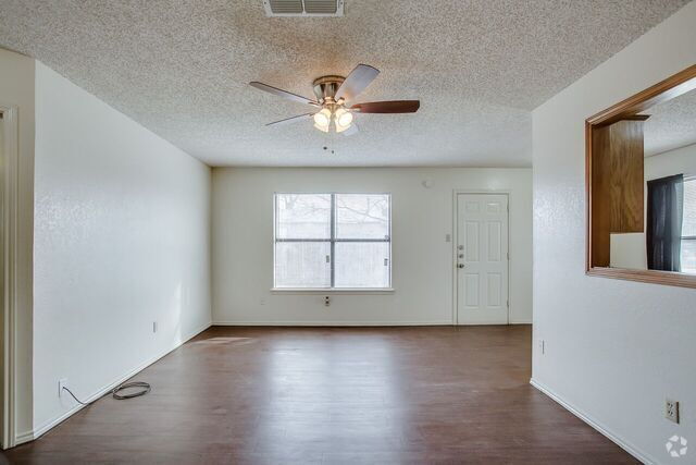 Building Photo - Convenient to SPC/Tech and Med Community Rental