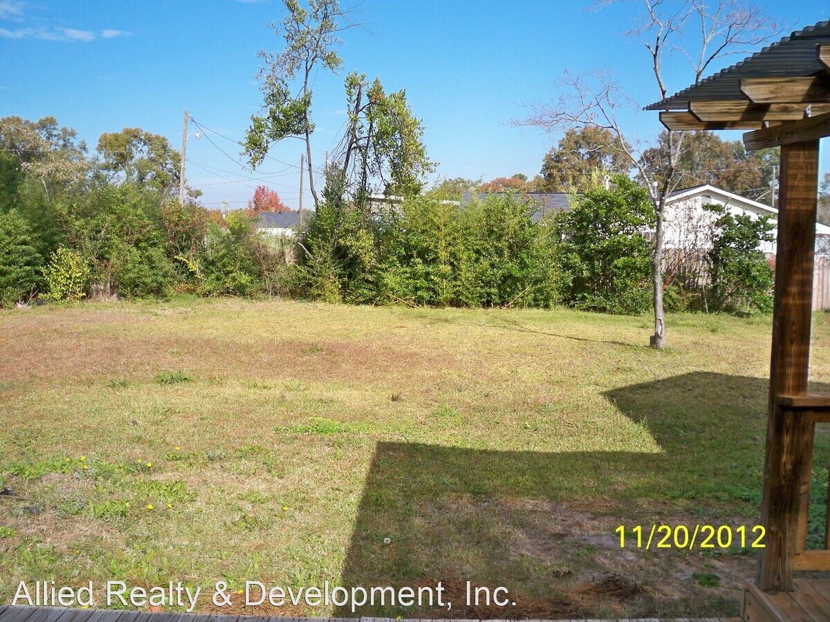 Photo - 3 br, 2 bath House - 2200 Loop Road