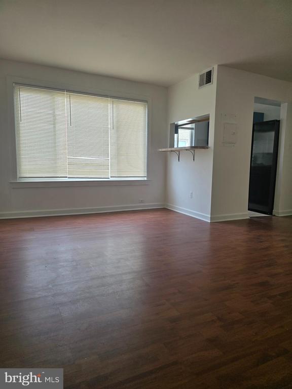 Building Photo - 705 Brandywine St SE Unit 201