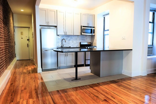 Photo - 332-334 E 18 Street