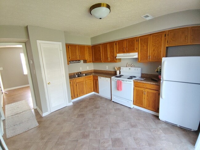 Photo - 16 Duiguid Dr