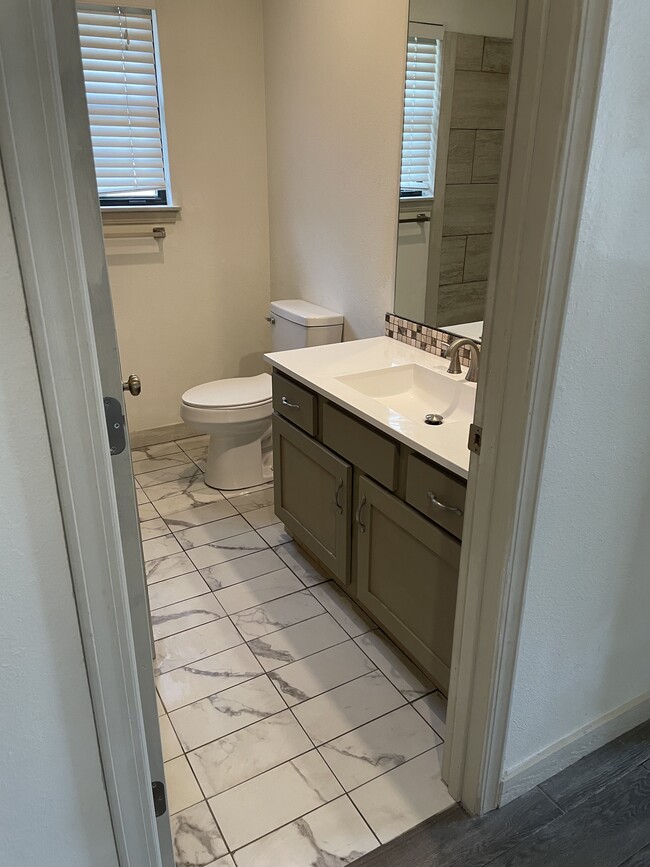 Photo - 502 SE Lee Haven Dr