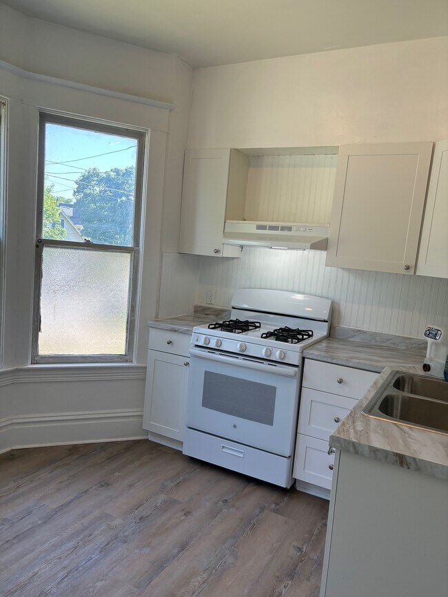 Photo - 102 Paddock Ave SE