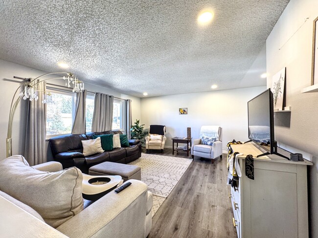 Photo - 1105 Mt View Ln