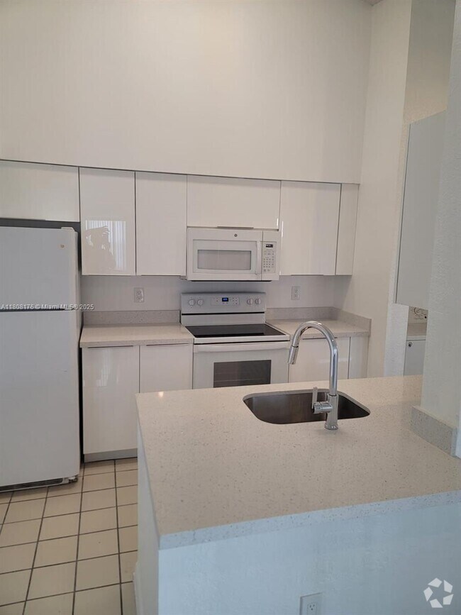 Building Photo - 2881 N Oakland Forest Dr Unit 309 Rental