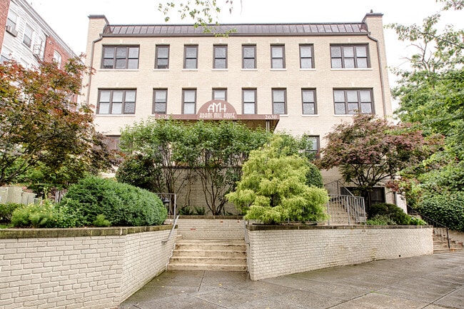 Building Photo - 2630 Adams Mill Rd NW Unit 305